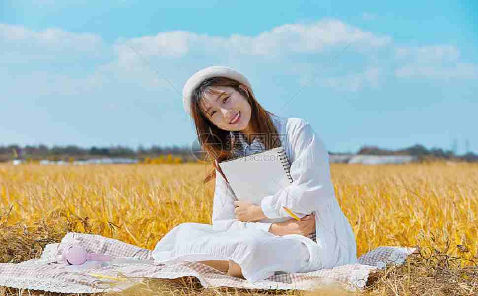 报告动漫美女被脱脱内内做运动APP